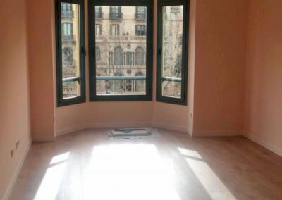 TRANSFORMACIÓN DE 400 M2 DE OFICINAS EN 4 VIVIENDAS EN PASEO DE GRACIA DE BARCELONA