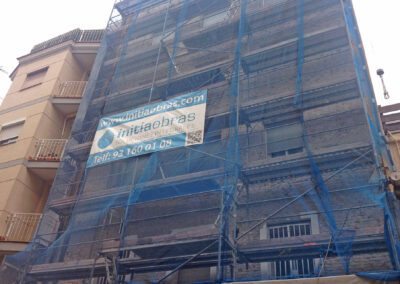 REHABILITACIÓN FACHADA PRINCIPAL Y TRASERA DE EDIFICIO DE VIVIENDAS