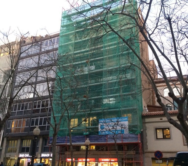 REHABILITACIÓN FACHADA EDIFICIO UBICADO EN VIA AUGUSTA DE BARCELONA